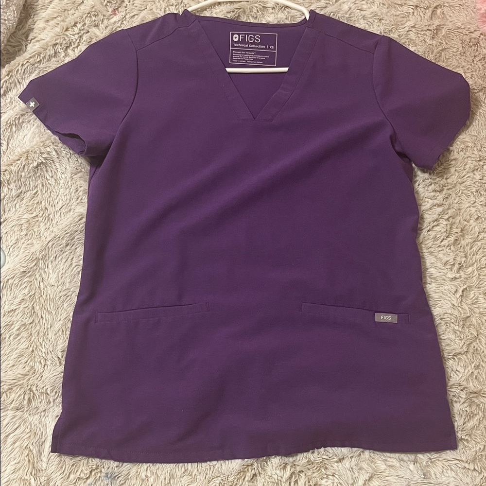 Figs Women's V-Neck Purple Short Sleeve Top